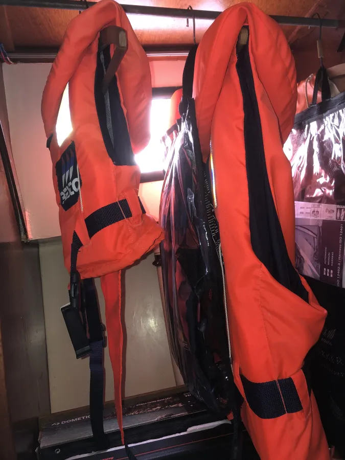 Acier Voilier Merenpoort 880
