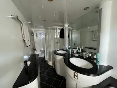Composiet Motorboot Horizon Elegance 82S Foto 14