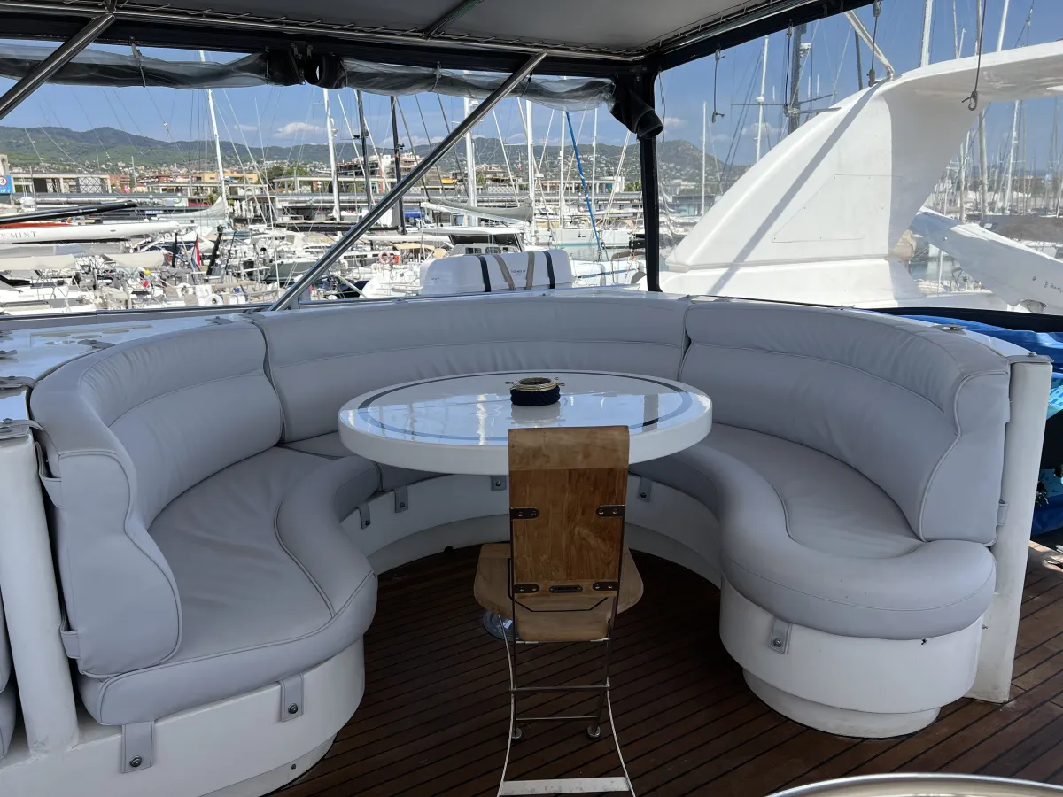 Composiet Motorboot Horizon Elegance 82S