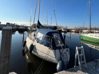 Polyester Sailboat Beneteau First 30 Photo 3