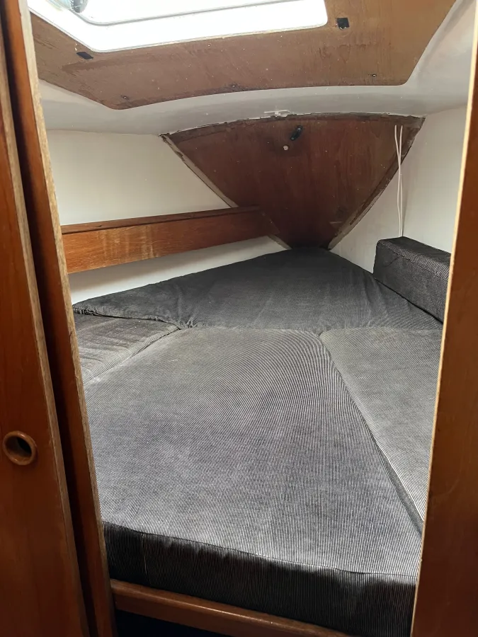 Polyester Sailboat Beneteau First 30