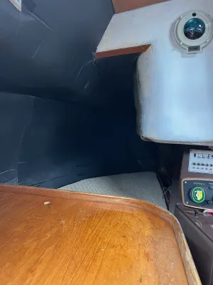 Polyester Sailboat Beneteau First 30 Photo 12