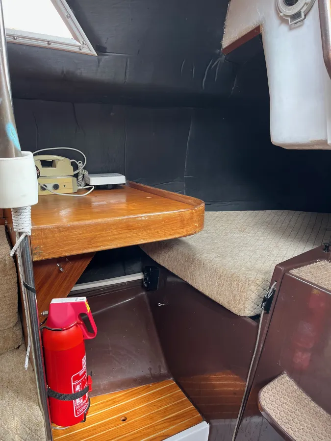 Polyester Sailboat Beneteau First 30