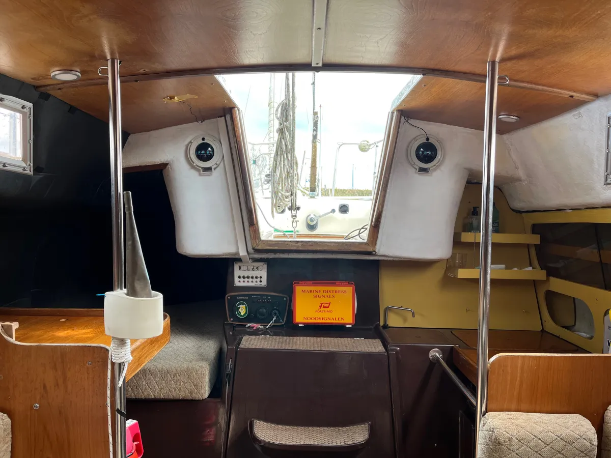 Polyester Sailboat Beneteau First 30