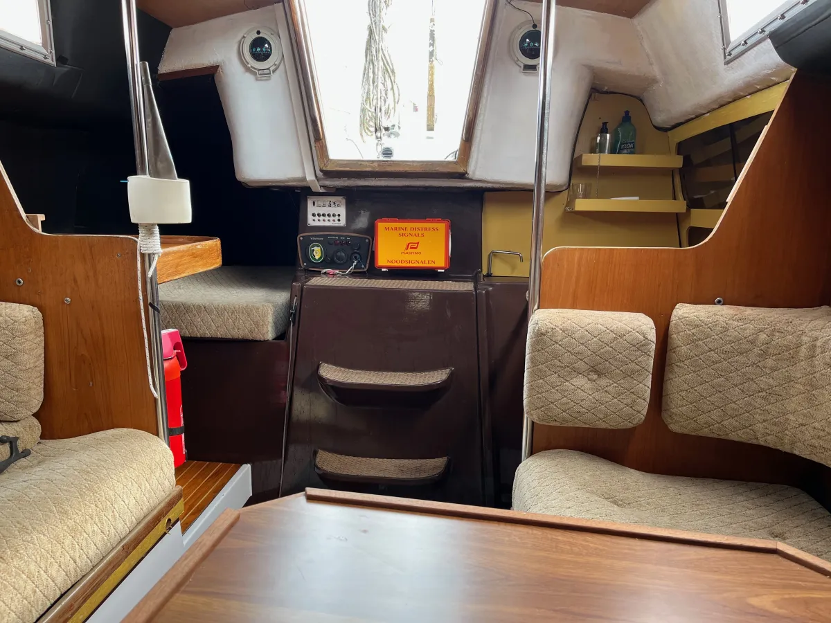 Polyester Sailboat Beneteau First 30