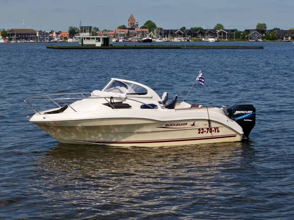 Polyester Bateau de console Quicksilver 540 Cabin