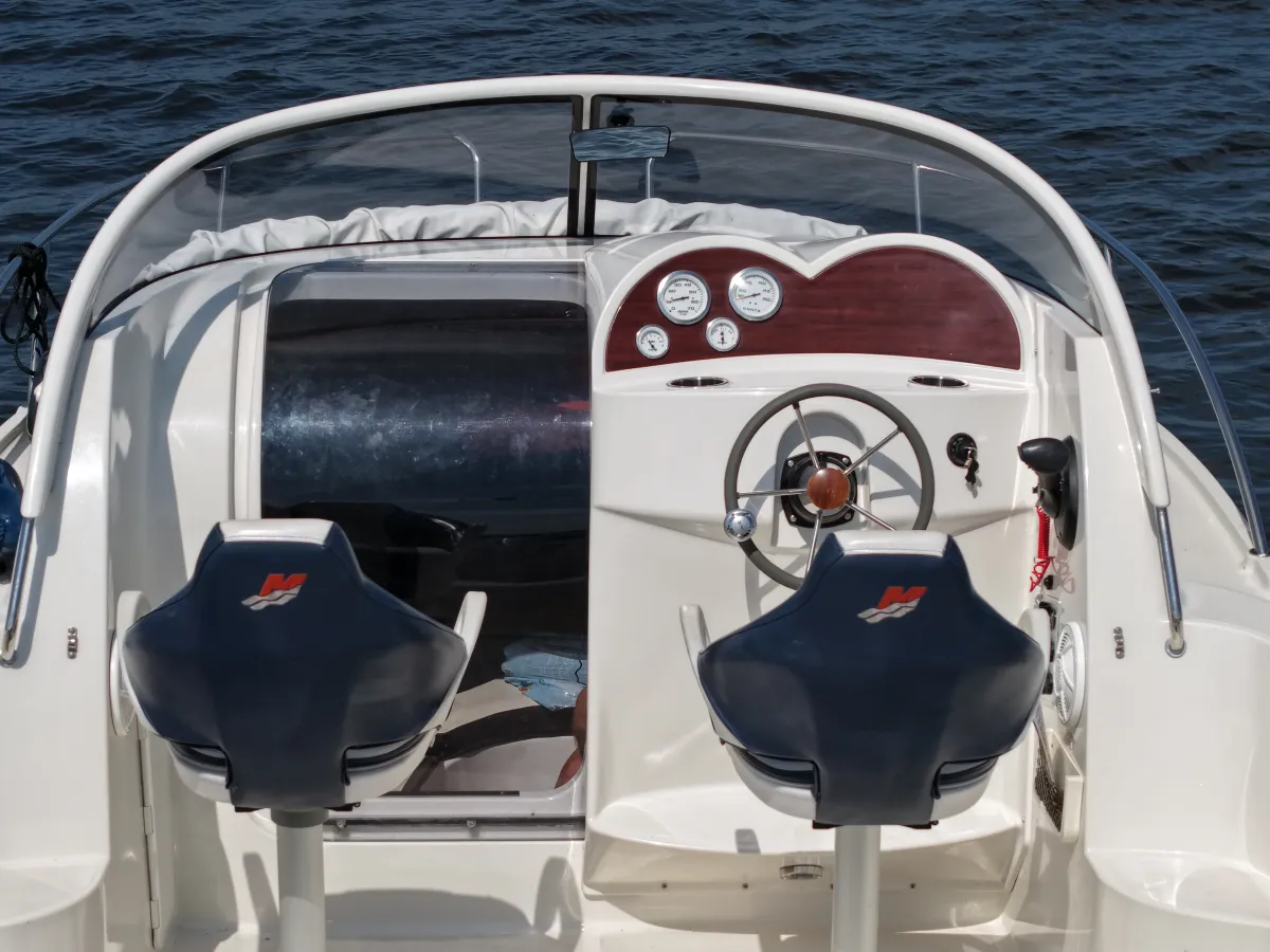 Polyester Bateau de console Quicksilver 540 Cabin