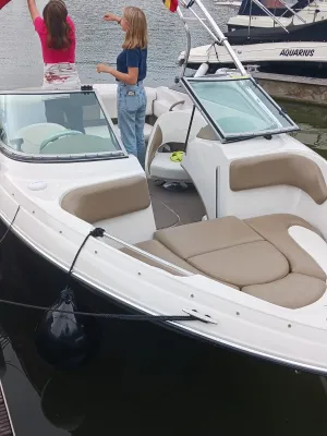 Composite Motorboat Four Winns Horizon 190 Photo 6