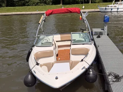 Composite Motorboat Four Winns Horizon 190 Photo 10