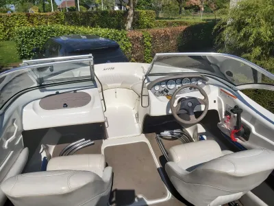 Polyester Speedboat Glastron SX175 Photo 2