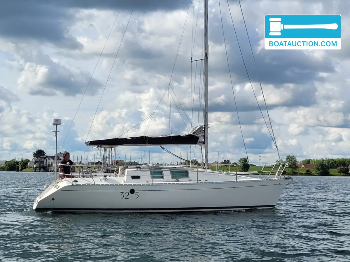 Thumbnail - Beneteau First 32s5