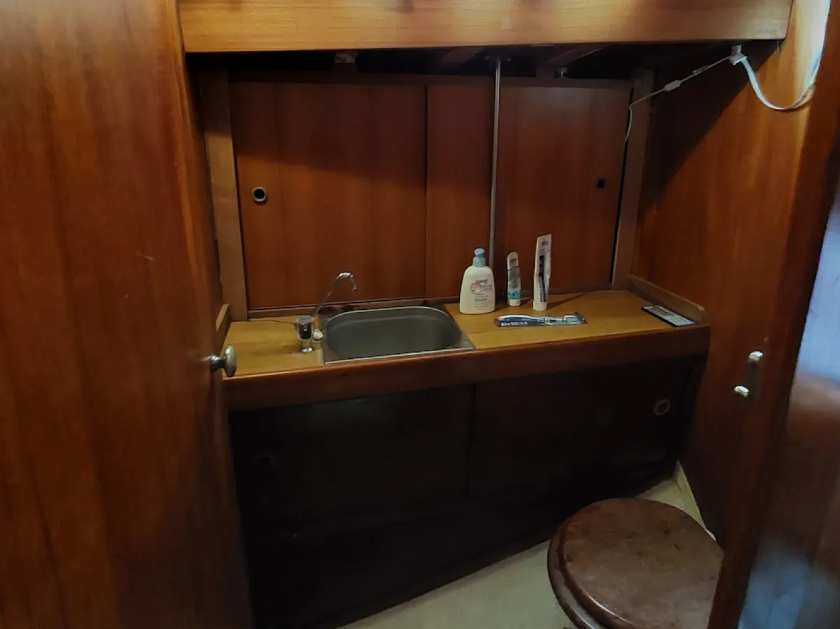 Polyester Sailboat Narval 38