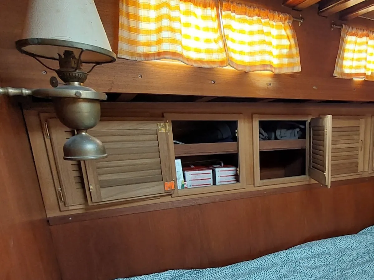 Polyester Sailboat Narval 38