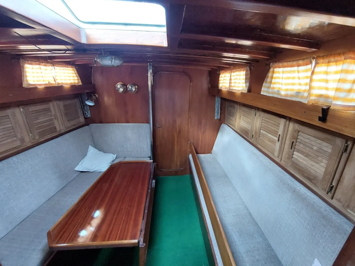 Polyester Sailboat Narval 38