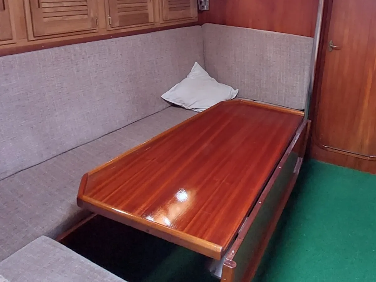 Polyester Sailboat Narval 38