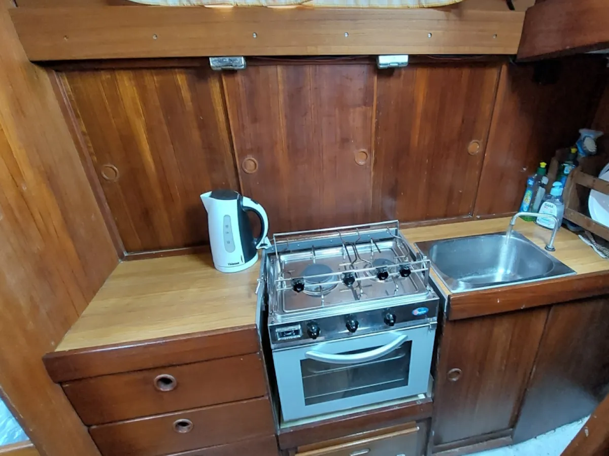 Polyester Sailboat Narval 38