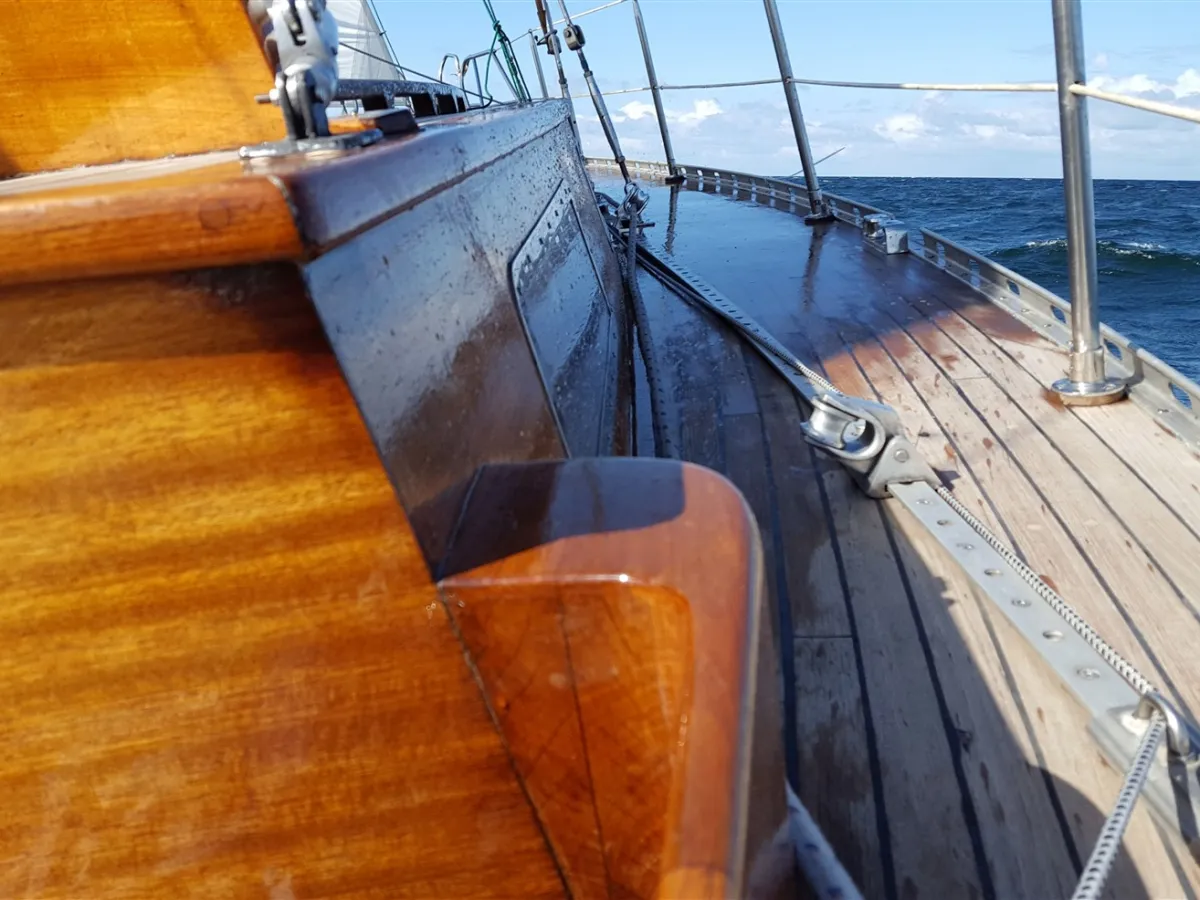 Polyester Sailboat Narval 38