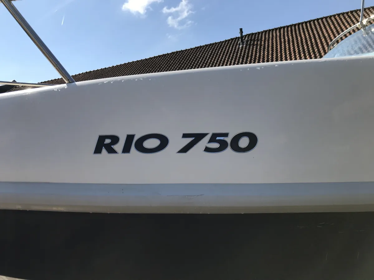 Polyester Motorboot Rio 750