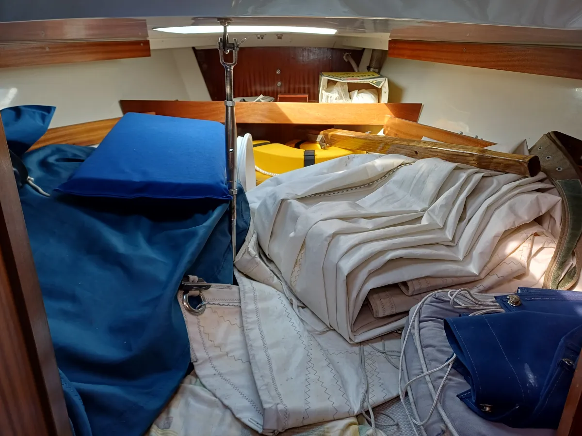 Polyester Sailboat Standfast 33