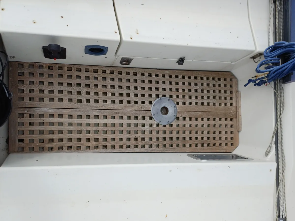 Polyester Sailboat Standfast 33