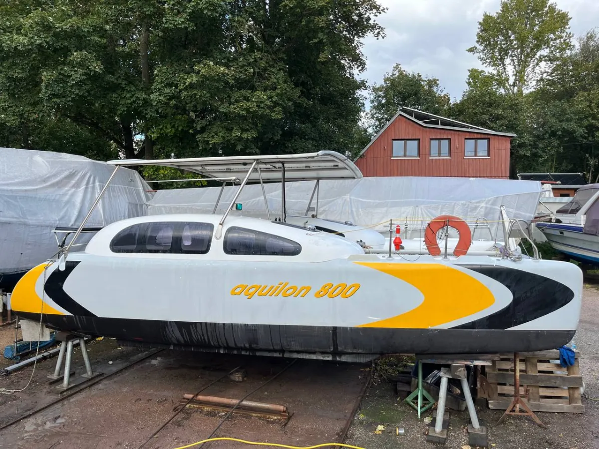 Composite Motorboat Aquilon 800 Solar-electric