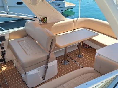 Other material Motorboat Sealine S29 Photo 9