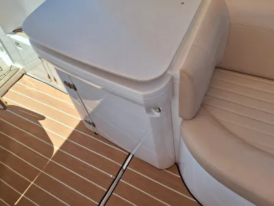 Other material Motorboat Sealine S29 Photo 10
