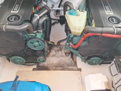 Other material Motorboat Sealine S29 Photo 4