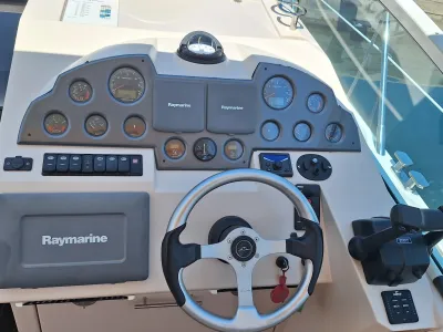 Other material Motorboat Sealine S29 Photo 2