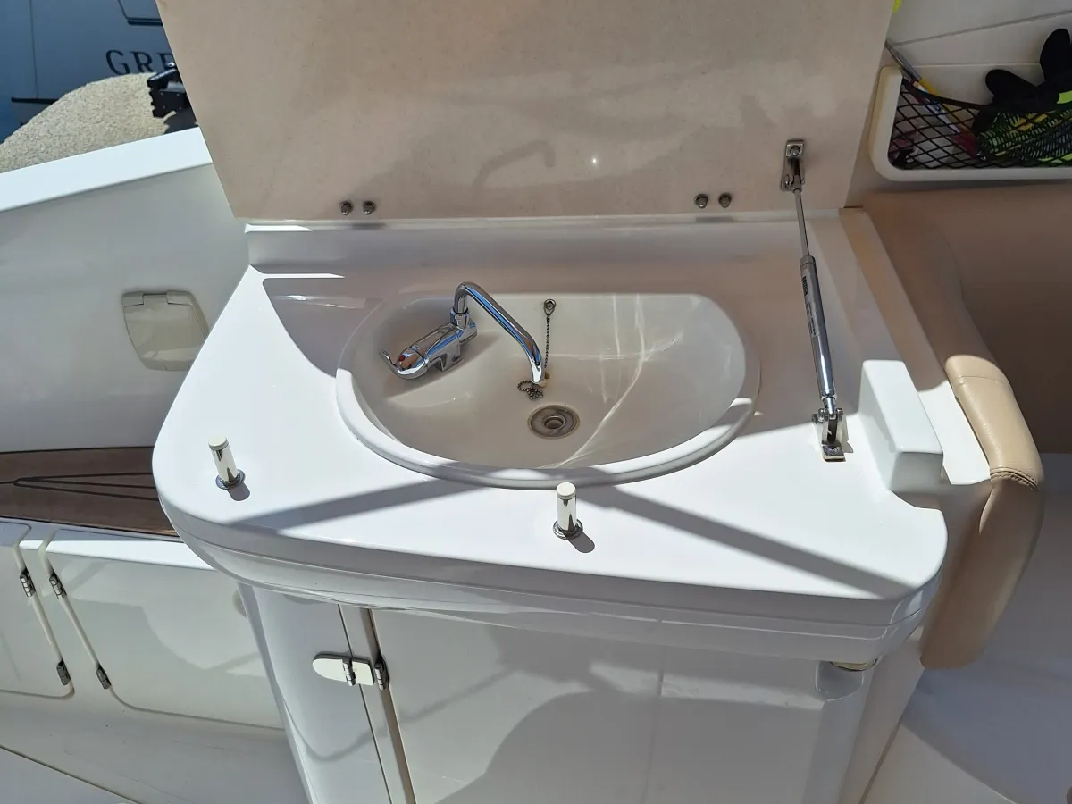 Other material Motorboat Sealine S29