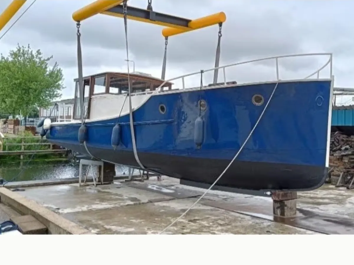 Acier Bateau à moteur Bakdekker 1150