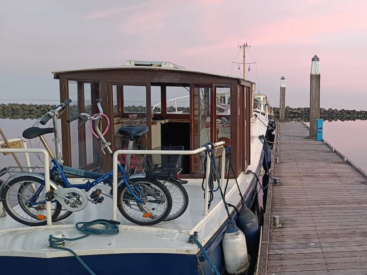 Acier Bateau à moteur Bakdekker 1150