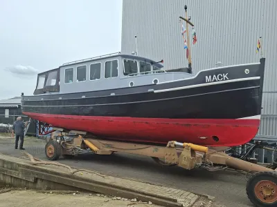 Staal Motorboot Kajuitvlet 1100 Foto 1