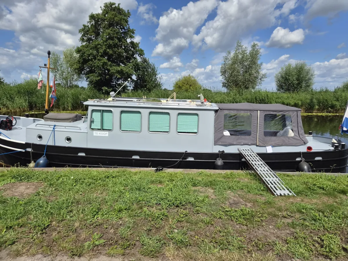Staal Motorboot Kajuitvlet 1100