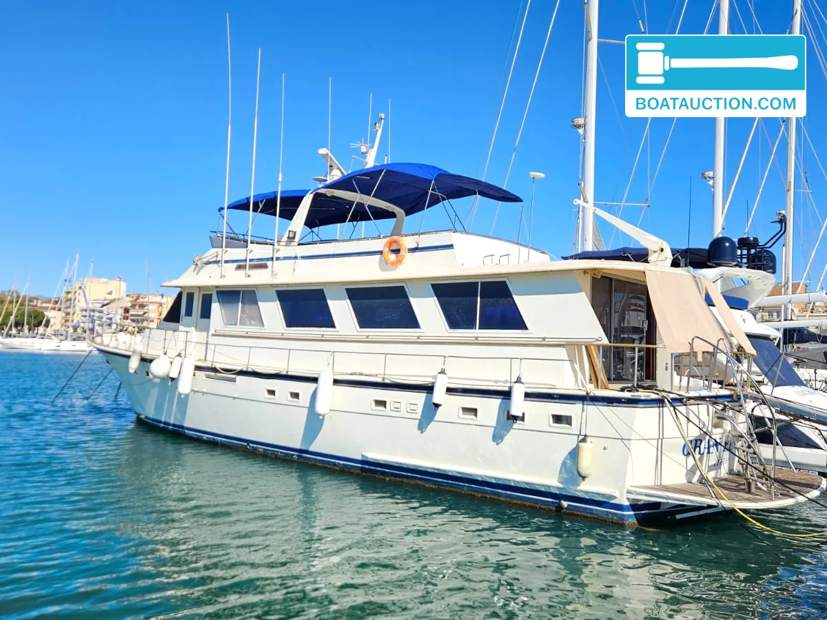 Thumbnail - Hatteras 72