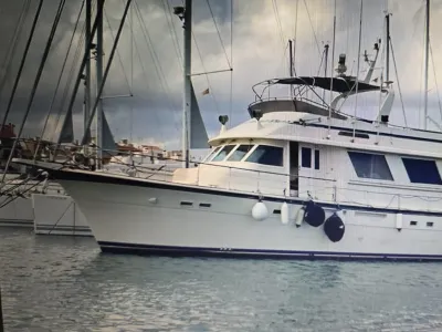 Polyester Motorboot Hatteras 72 Foto 21