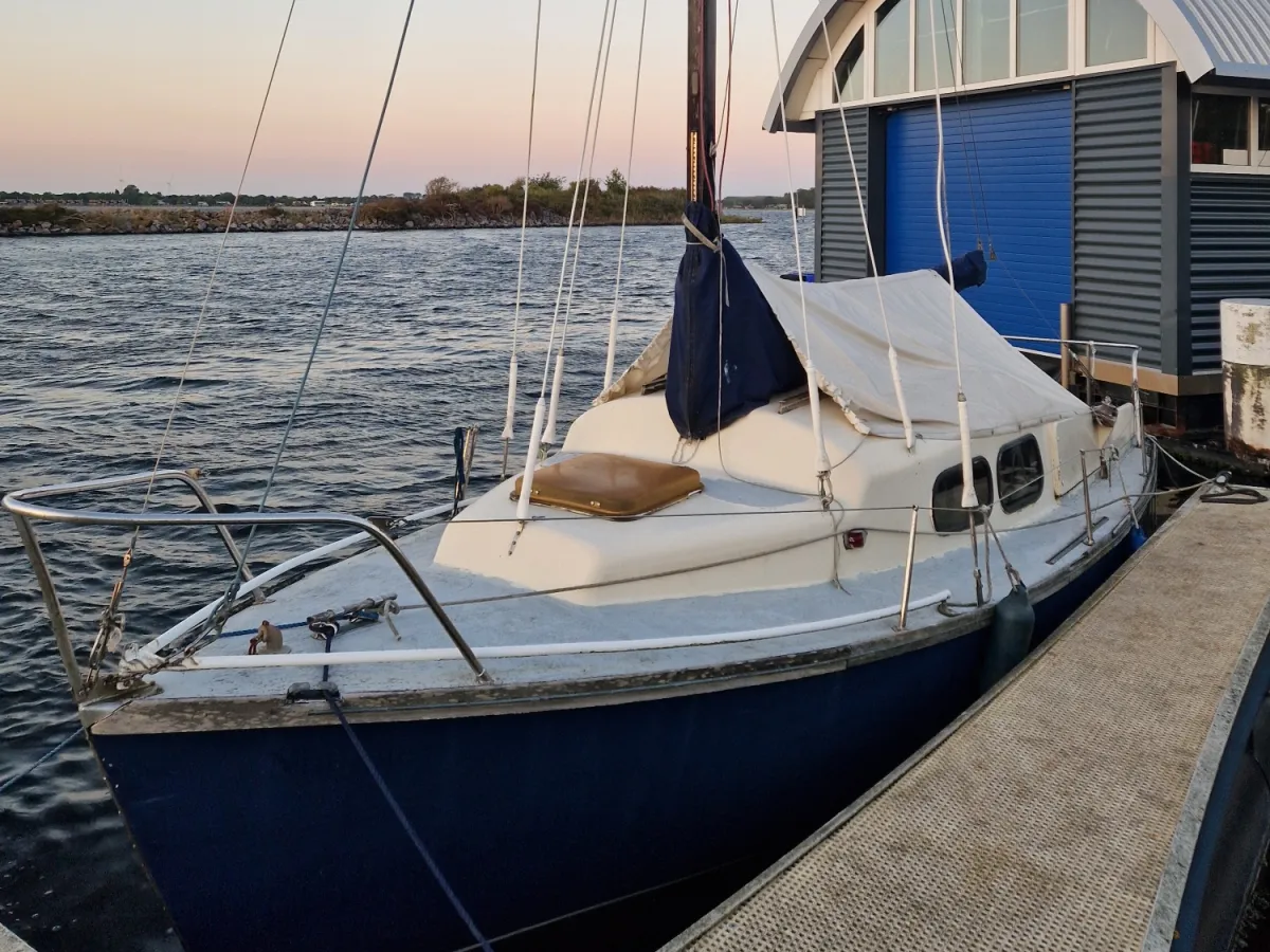 Polyester Sailboat Compromis 720