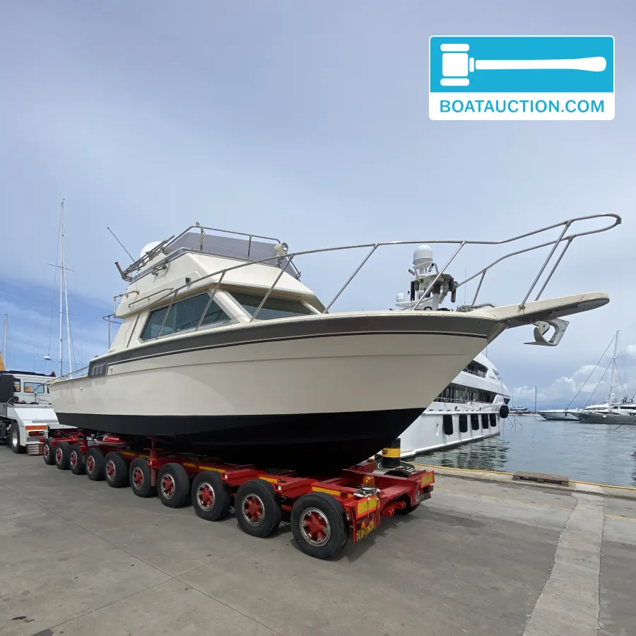 Thumbnail - Hatteras 32 Sport Fly