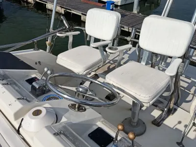 Polyester Motorboot Hatteras 32 Sport Fly Foto 5