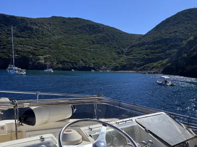 Polyester Motorboot Hatteras 32 Sport Fly Foto 6