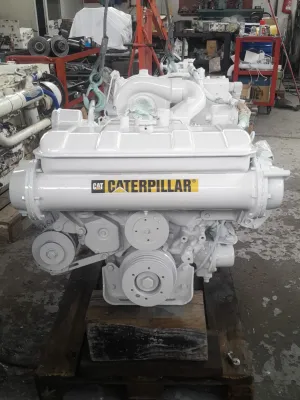 Polyester Motorboot Hatteras 32 Sport Fly Foto 4