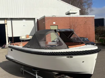 Maxima 600 Tender