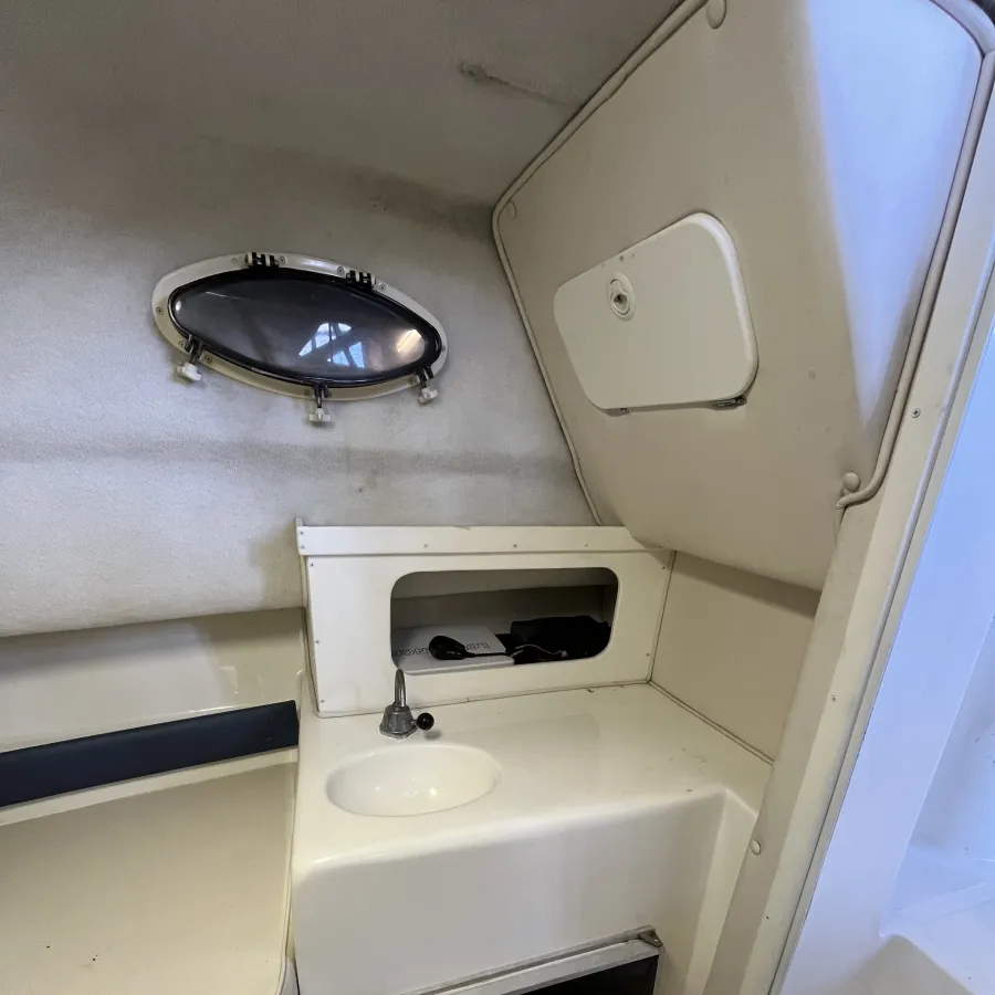Polyester Speedboat Baha 257