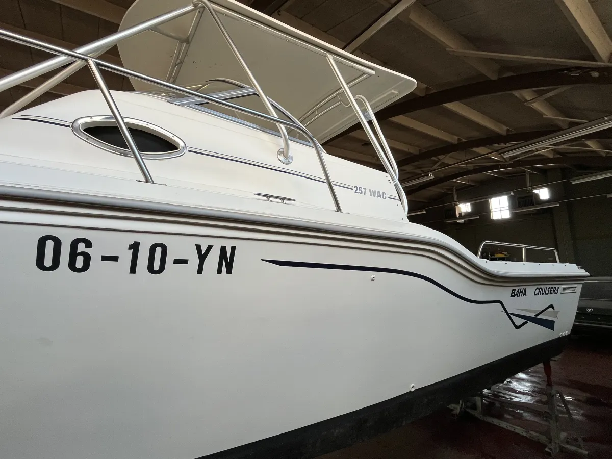 Polyester Speedboat Baha 257