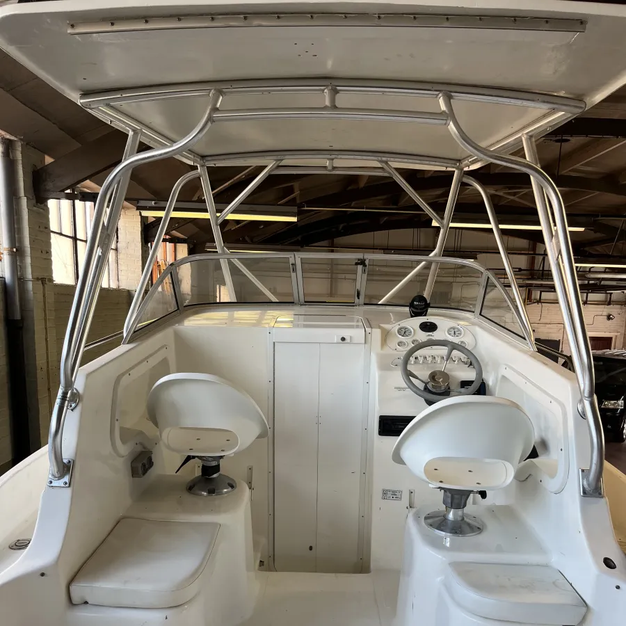 Polyester Speedboat Baha 257