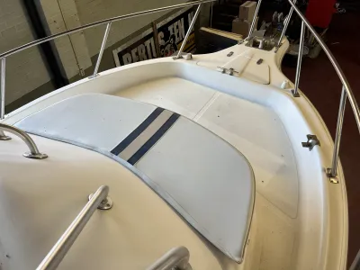 Polyester Speedboat Baha 257 Photo 9
