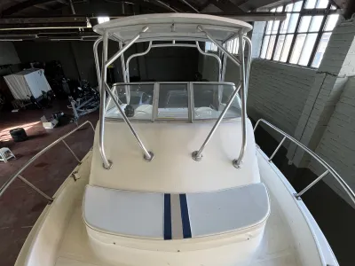 Polyester Speedboat Baha 257 Photo 14