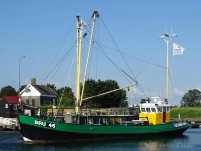 fishing trawler 2304