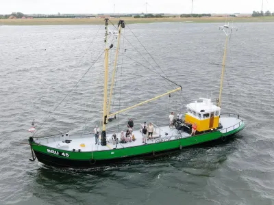 Steel Motorboat fishing trawler 2304 Photo 28