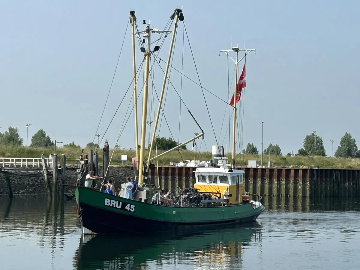 Steel Motorboat fishing trawler 2304